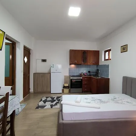 Dona's Gjirokastra
