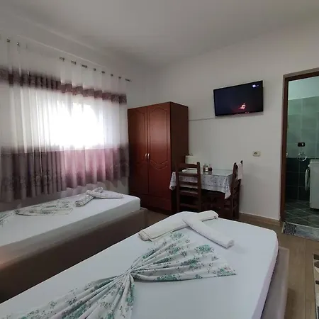 Dona's * Gjirokastër